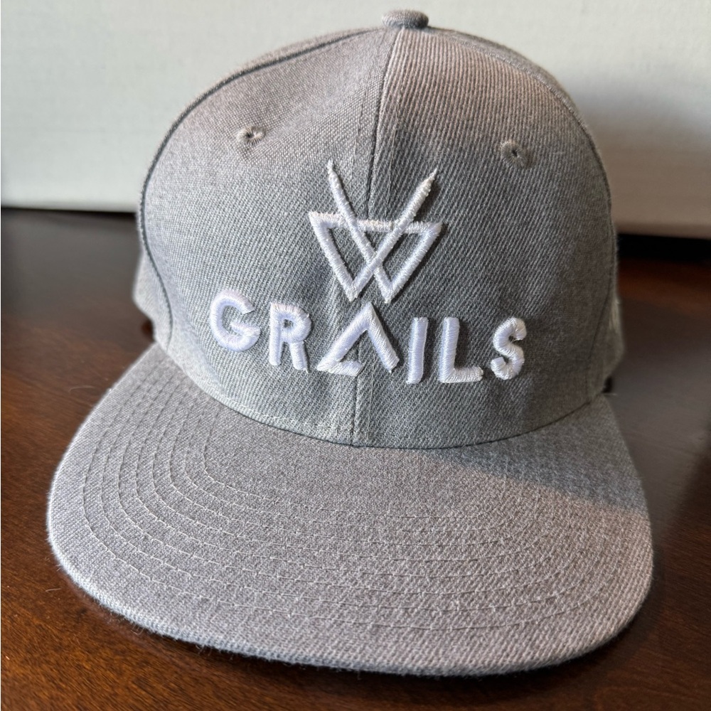 Grails Snapback - Grey & White - Wynwood